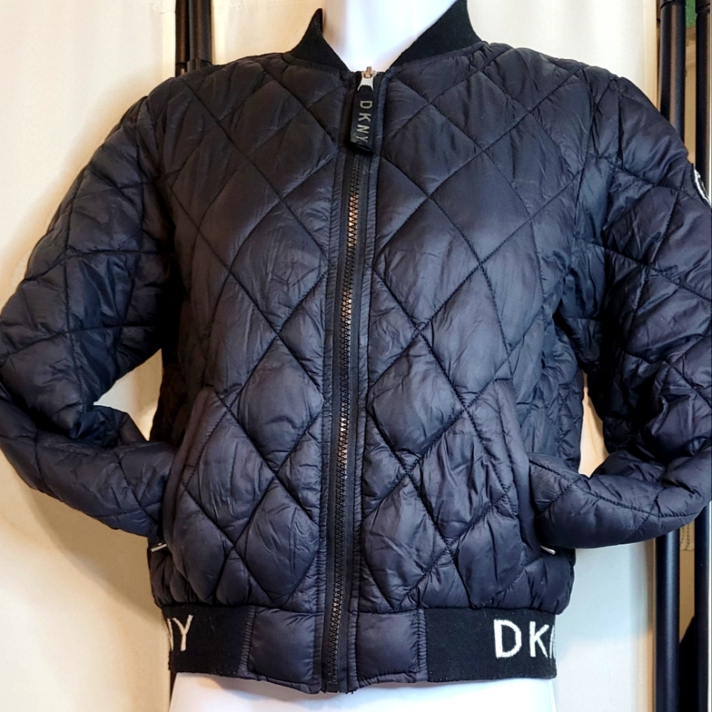 ✨ DKNY Girls Black Quilted Puffer Jacket • Cozy Winter Warmth 🖤❄️ - Picture 4 of 17